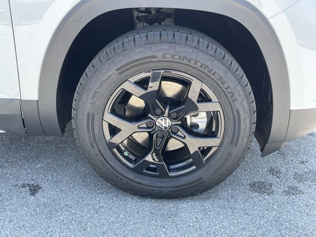 New 2025 Volkswagen Atlas Peak Edition SE image 31