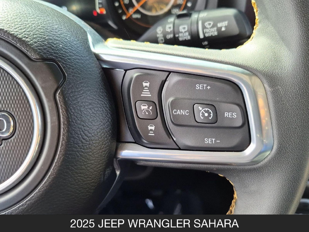 Used 2025 Jeep Wrangler Unlimited Sahara AWD/4WD image 18