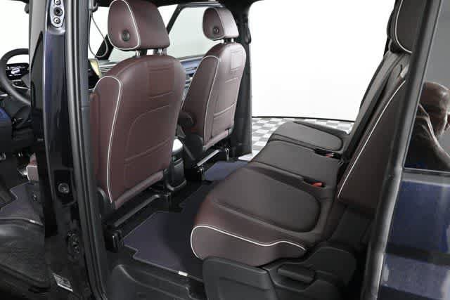 New 2025 Volkswagen ID. Buzz Pro S RWD image 17