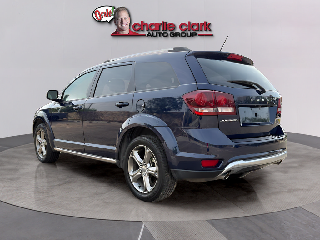 Used 2017 Dodge Journey Crossroad FWD image 3