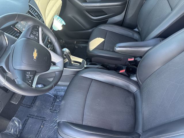 Certified 2022 Chevrolet Trax LT w/ LT Convenience Package AWD/4WD image 19