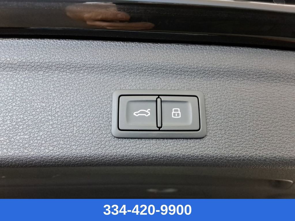 New 2025 Audi Q3 2.0T Premium image 23