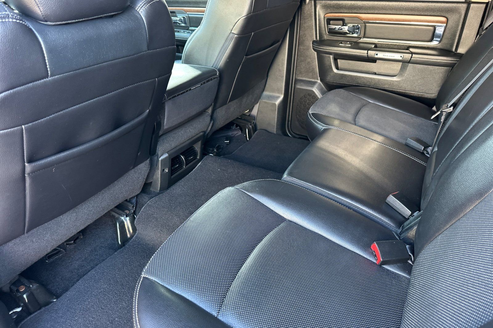 Used 2015 RAM 1500 Laramie w/ Convenience Group RWD image 14