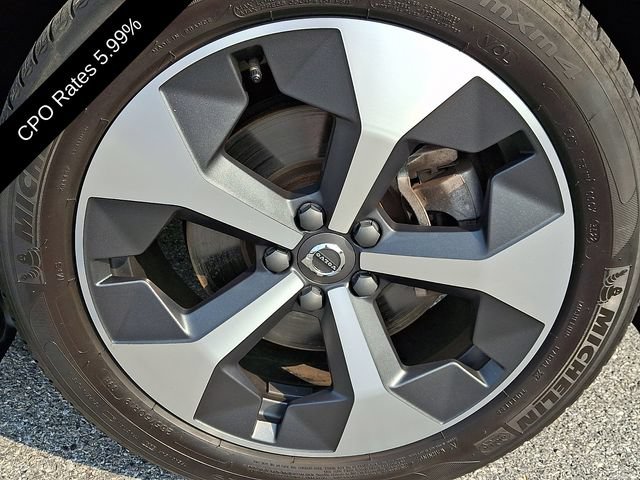 Certified 2023 Volvo XC40 B5 Plus w/ Driver Assist Package AWD/4WD image 10