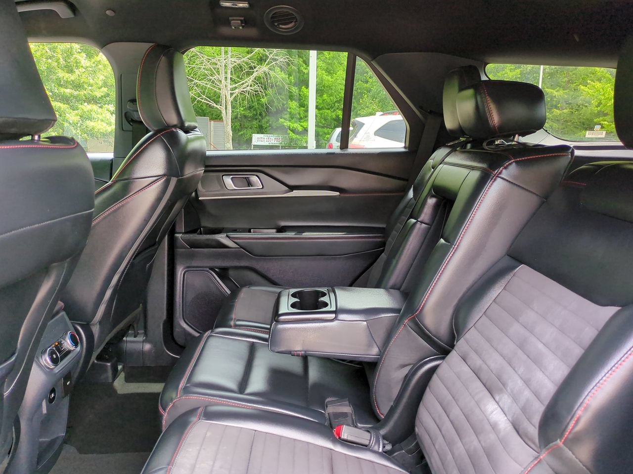 Used 2025 Ford Explorer ST-Line w/ ST-Line Street Pack AWD/4WD image 14