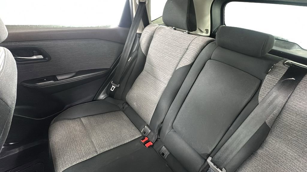 Used 2023 Nissan Rogue SV image 14