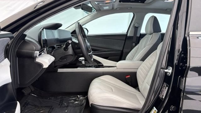 Used 2025 Hyundai Elantra Limited FWD image 11