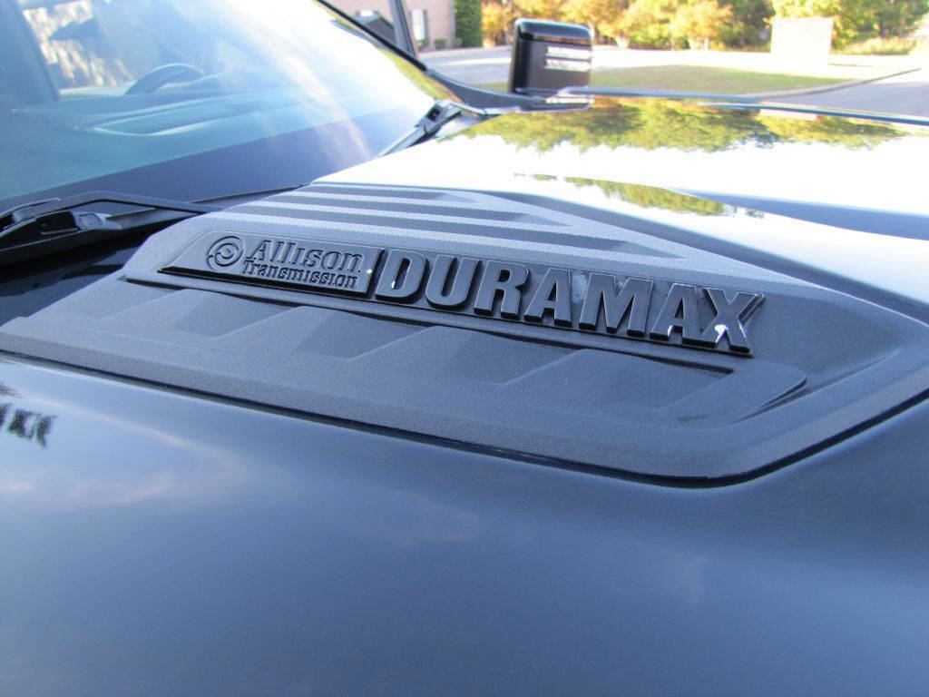Used 2020 Chevrolet Silverado 3500 High Country AWD/4WD image 29