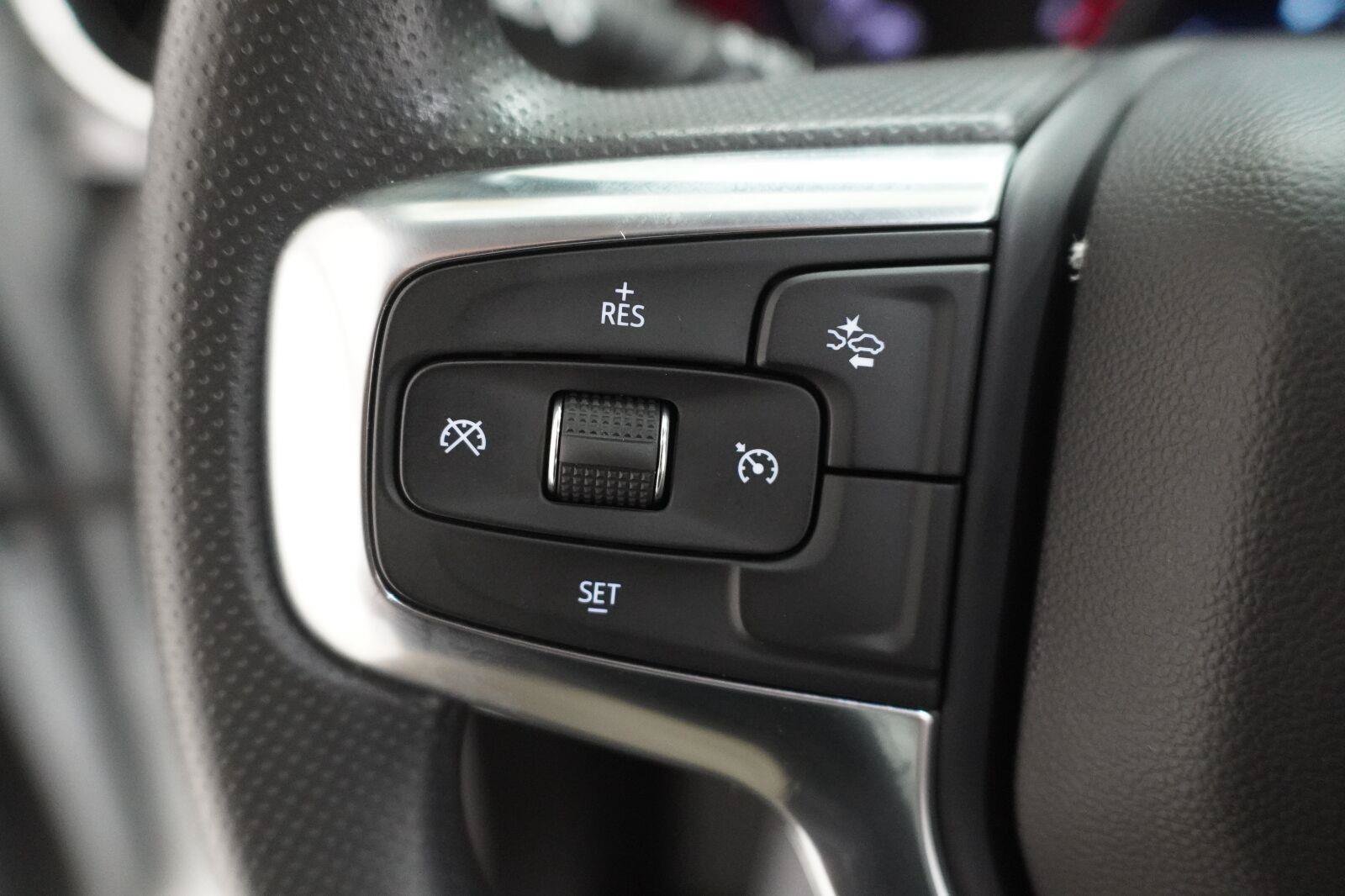Used 2026 Chevrolet Blazer LT w/ Convenience Package FWD image 8