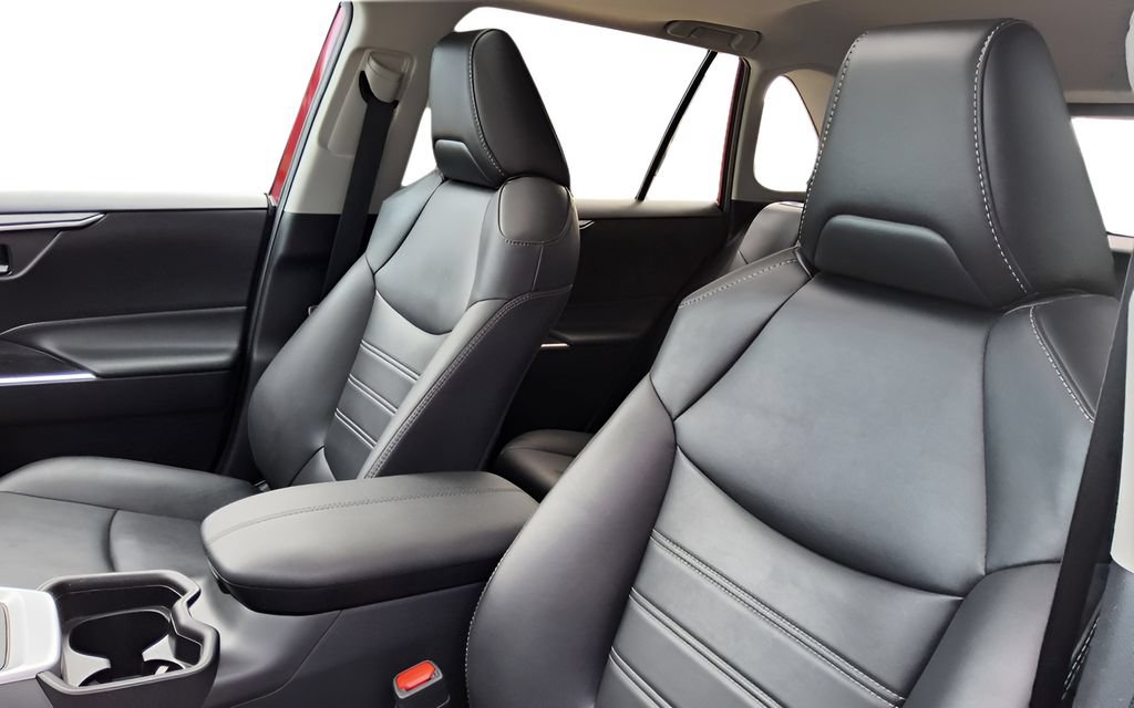 Used 2019 Toyota RAV4 XLE Premium w/ Cold Weather Package AWD/4WD image 22
