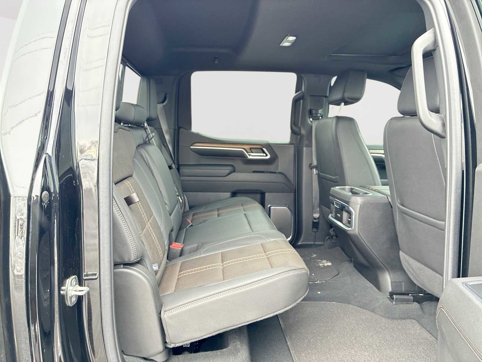 Certified 2024 Chevrolet Silverado 1500 High Country w/ Technology Package image 28