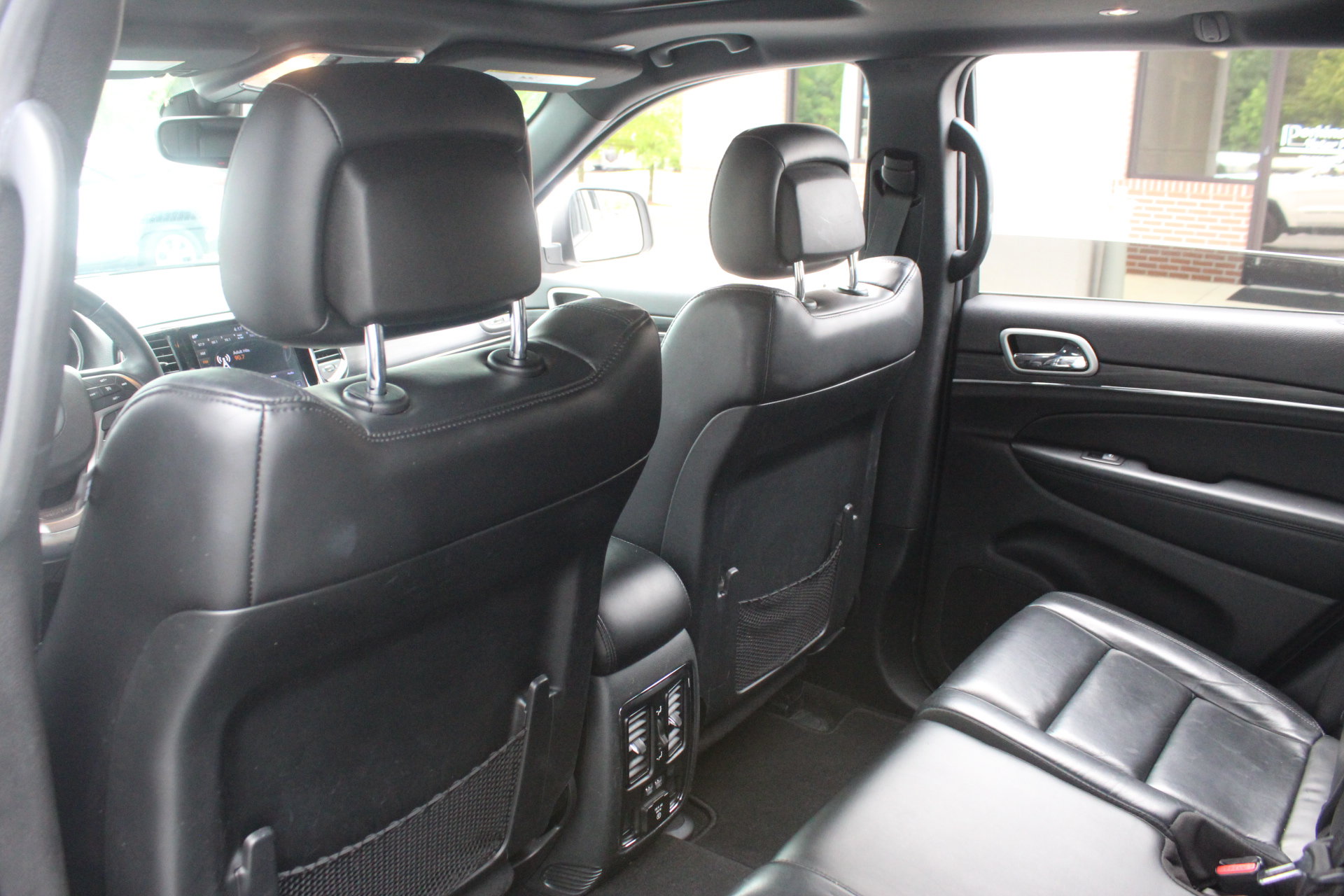 Used 2019 Jeep Grand Cherokee Limited AWD/4WD image 28