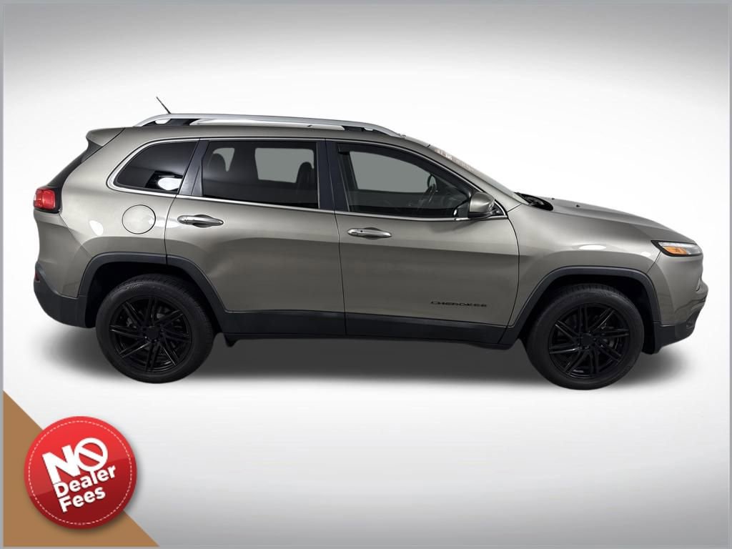 Used 2017 Jeep Cherokee Limited w/ Luxury Group image 2