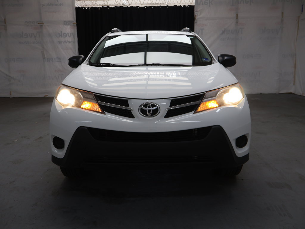 Used 2015 Toyota RAV4 LE FWD image 2