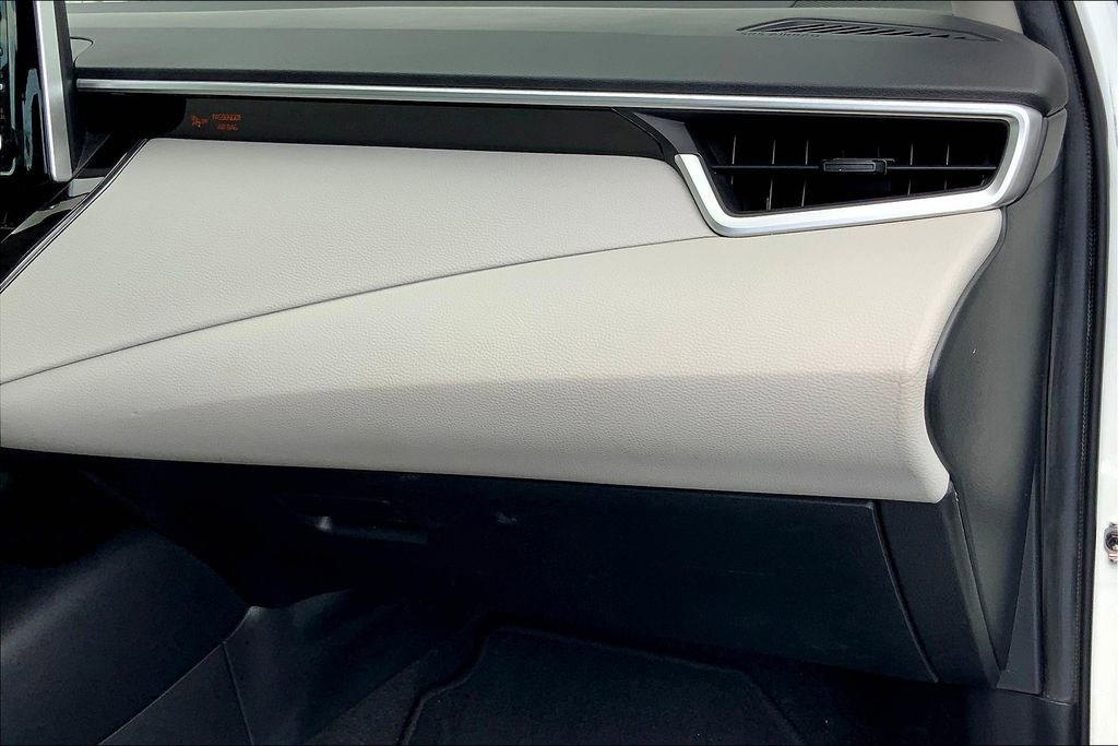Used 2020 Toyota Corolla LE FWD image 16