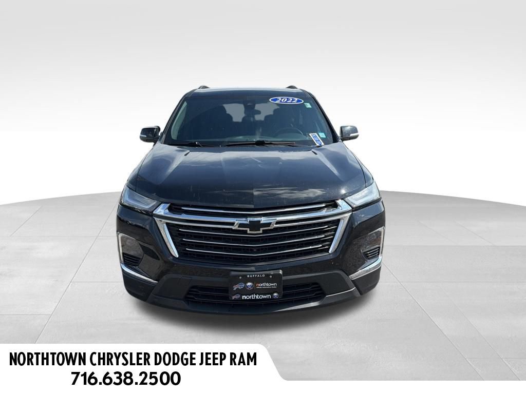 Used 2022 Chevrolet Traverse LT image 2