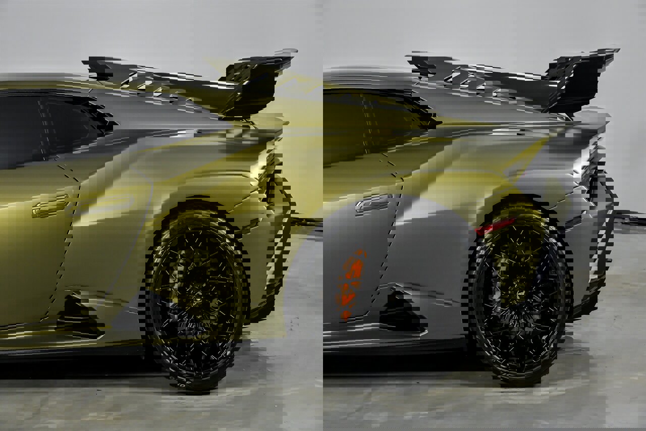 Used 2023 Lamborghini Huracan STO image 9