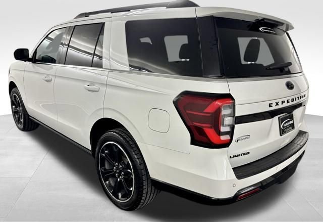 Used 2022 Ford Expedition Limited image 6