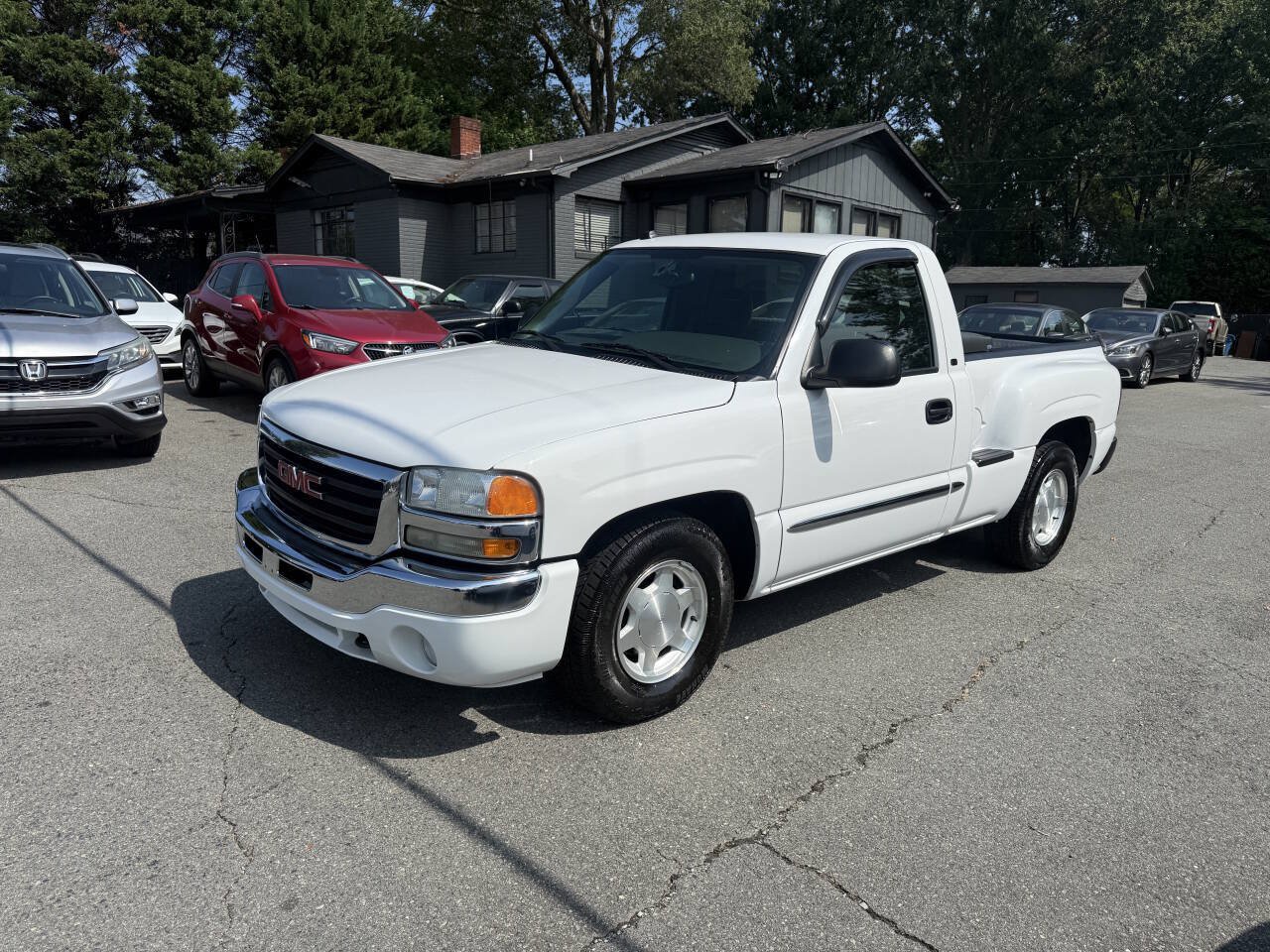 Used 2004 GMC Sierra 1500 SLE w/ Light Duty Power Package RWD image 2