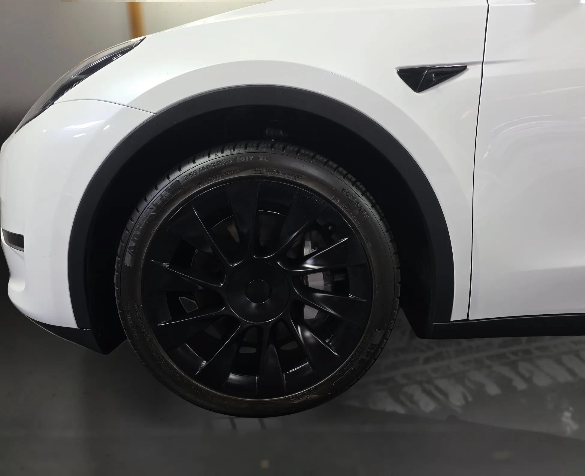 Used 2023 Tesla Model Y Long Range AWD/4WD image 19