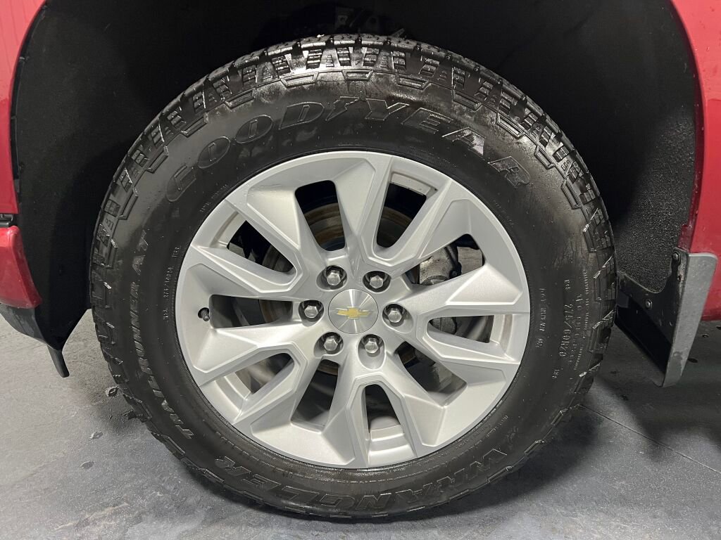 Used 2020 Chevrolet Silverado 1500 Custom w/ Custom Value Package image 14