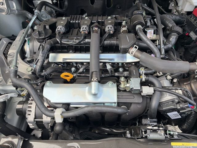 New 2025 Nissan Versa SR w/ Trunk Package FWD image 21