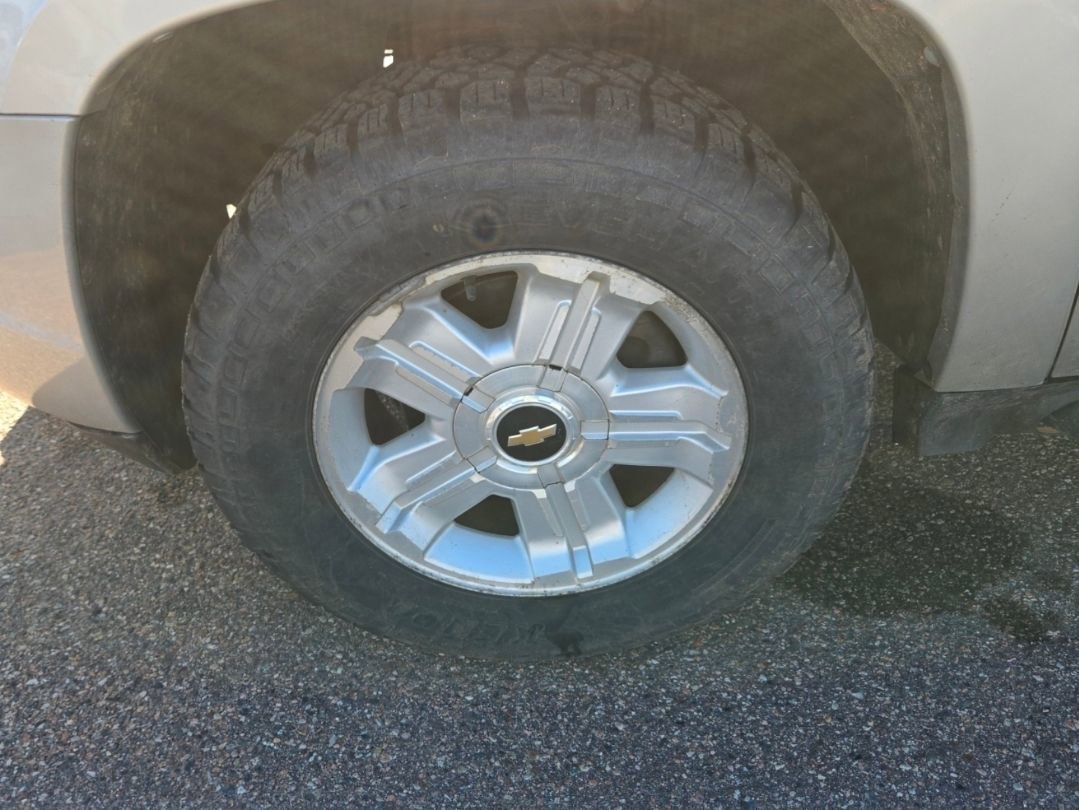 Used 2009 Chevrolet Avalanche LT w/ Luxury Package AWD/4WD image 15
