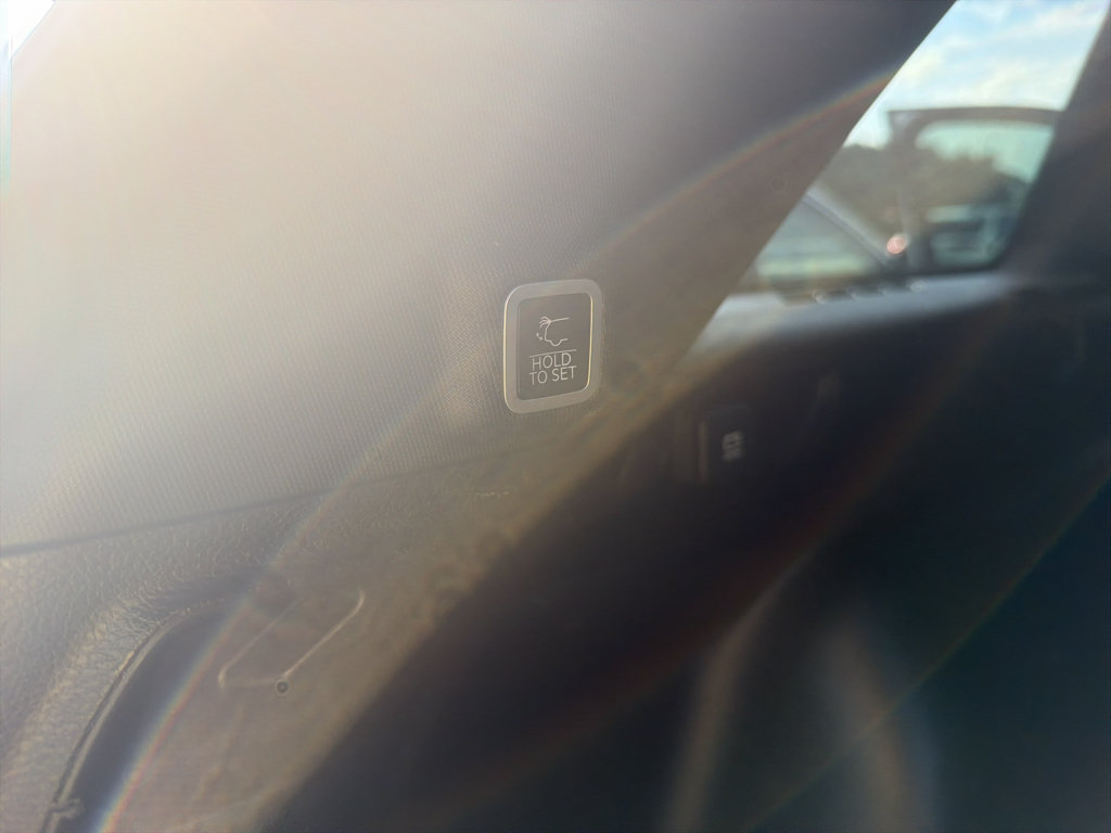 Used 2024 Jeep Grand Cherokee Altitude RWD image 8