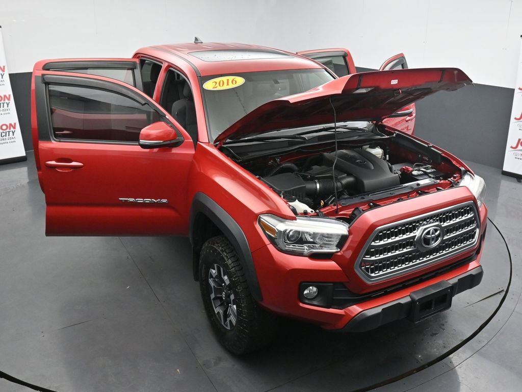 Used 2016 Toyota Tacoma TRD Off-Road w/ Premium & Technology Package image 35