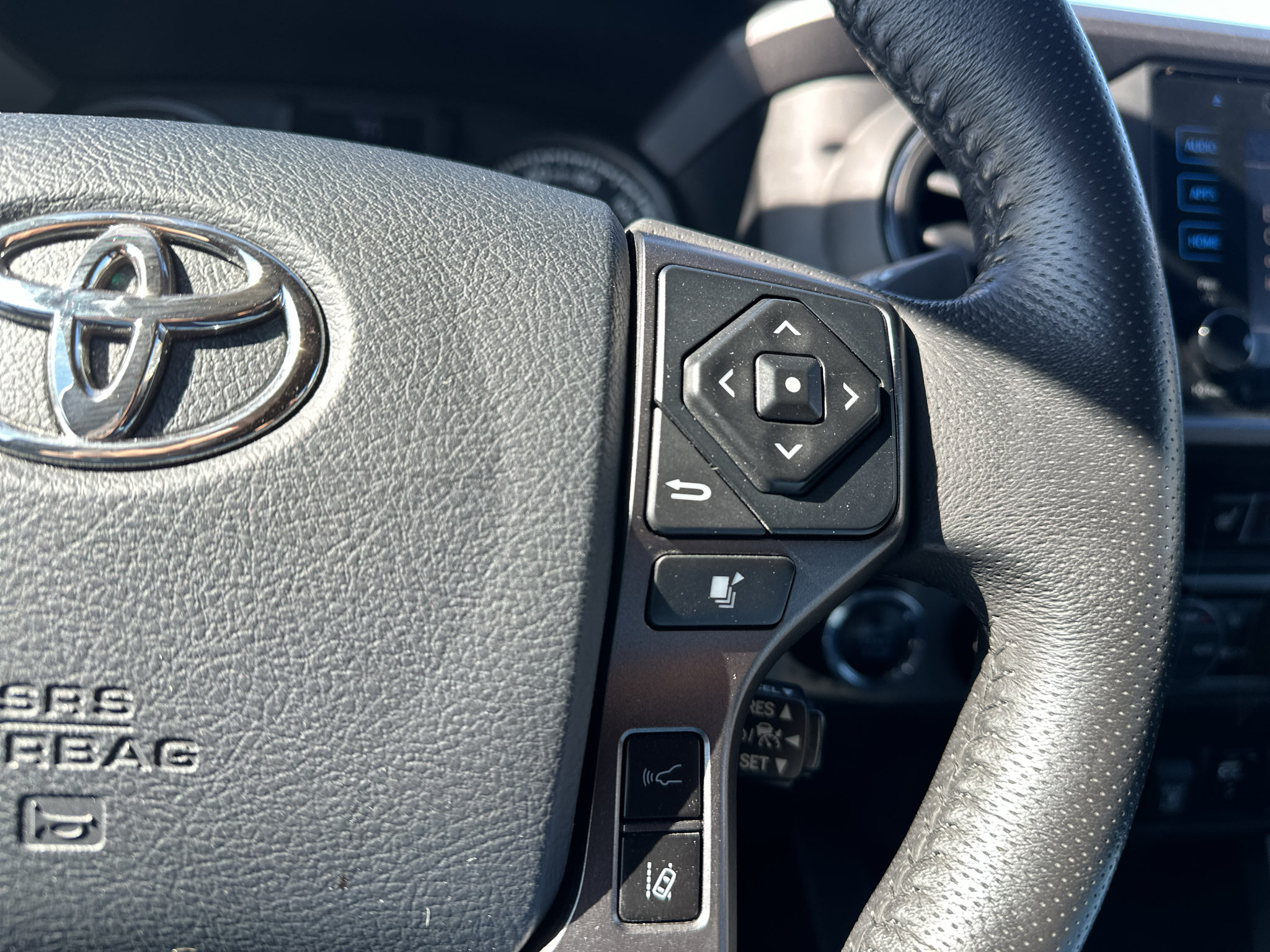 Used 2019 Toyota Tacoma TRD Sport AWD/4WD image 25
