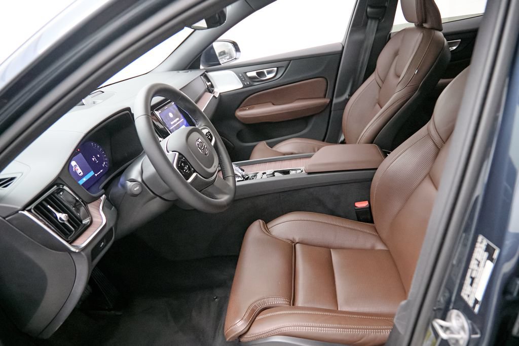 Certified 2025 Volvo V60 B5 Cross Country Ultra AWD/4WD image 20