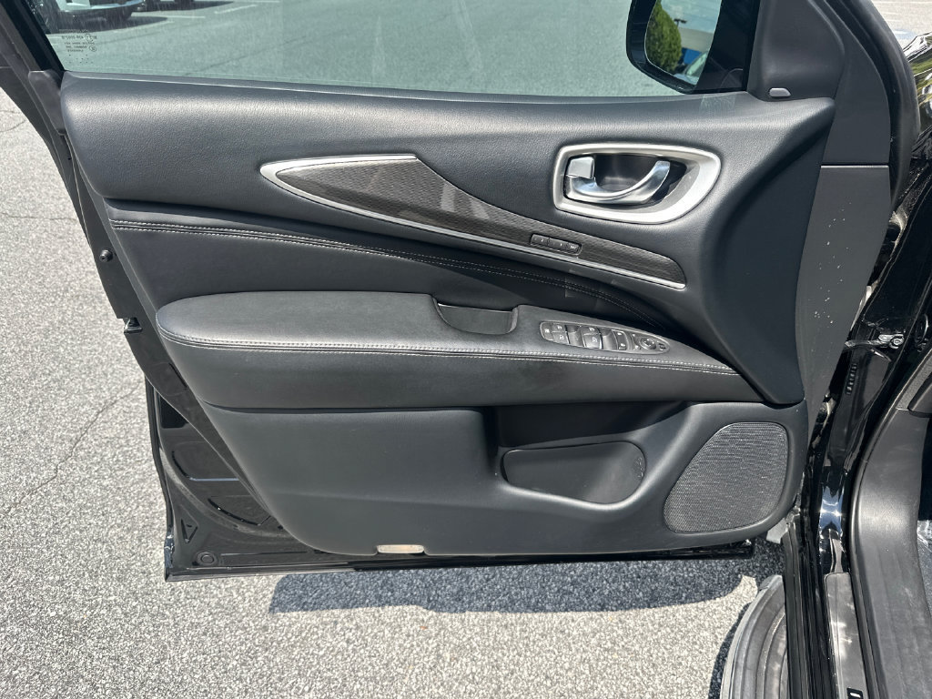 Used 2020 INFINITI QX60 Luxe w/ Essential Package FWD image 10