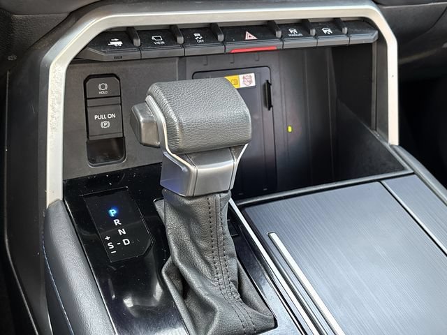 Used 2022 Toyota Tundra Platinum w/ Advanced Package AWD/4WD image 16