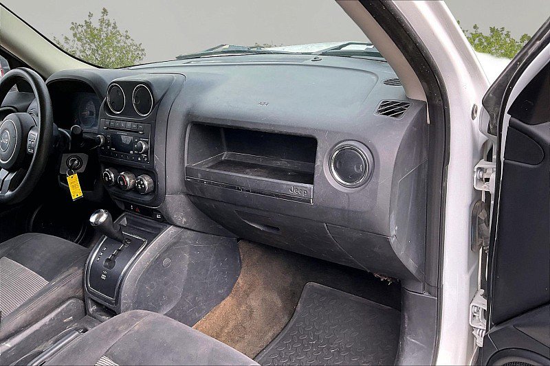 Used 2016 Jeep Patriot Sport w/ Power Value Group AWD/4WD image 23