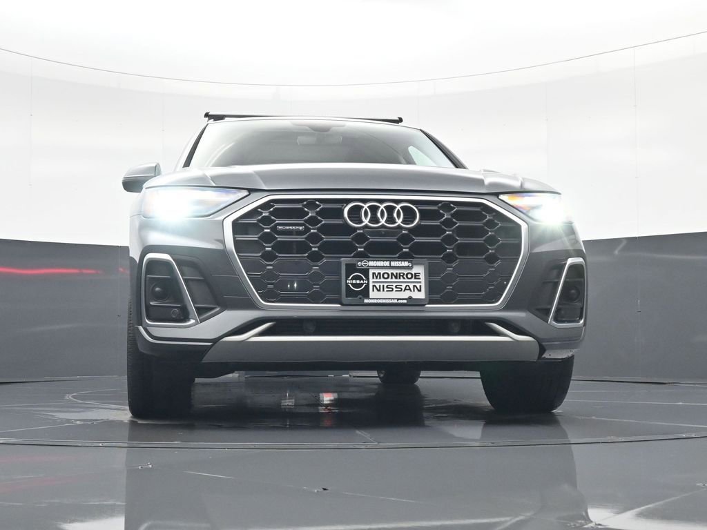 Used 2021 Audi Q5 e Premium Plus w/ Premium Plus Package image 17