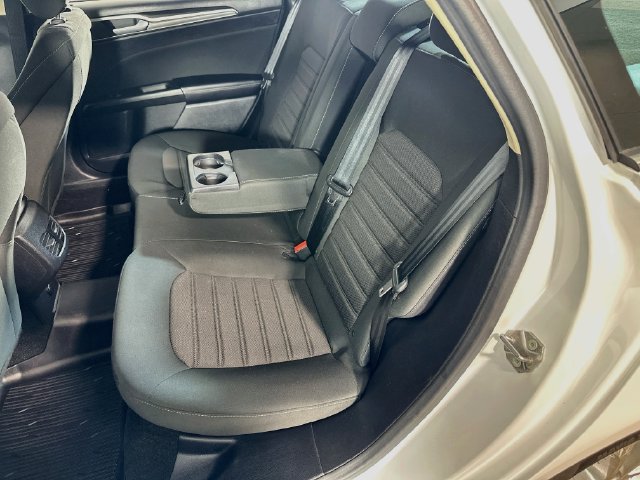 Used 2019 Ford Fusion SE FWD image 19