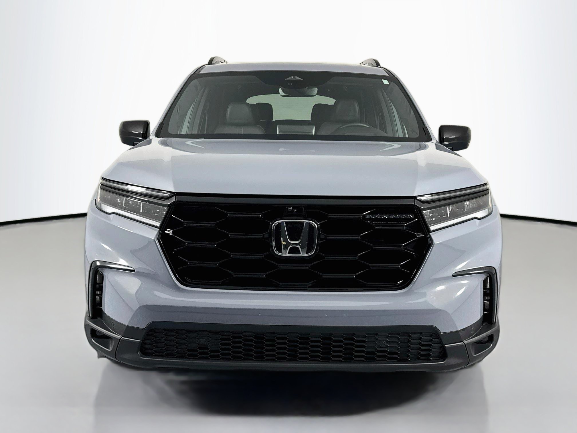 Certified 2025 Honda Pilot Black Edition image 2