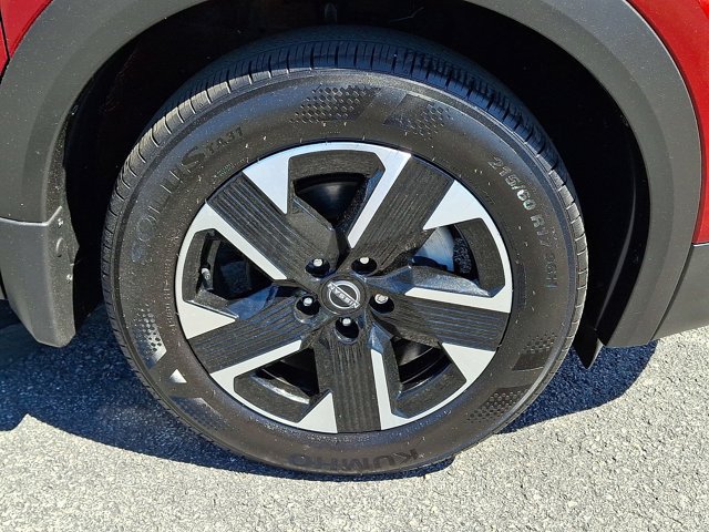 Used 2025 Nissan Kicks SV w/ SV Premium Package AWD/4WD image 11