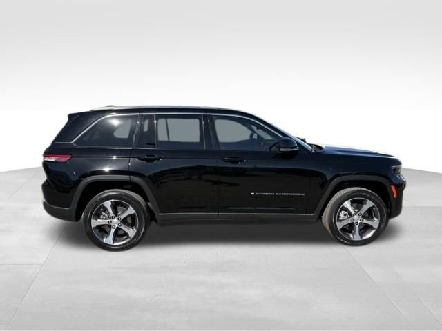 Used 2022 Jeep Grand Cherokee Limited 4xe w/ Luxury Tech Group II AWD/4WD image 8