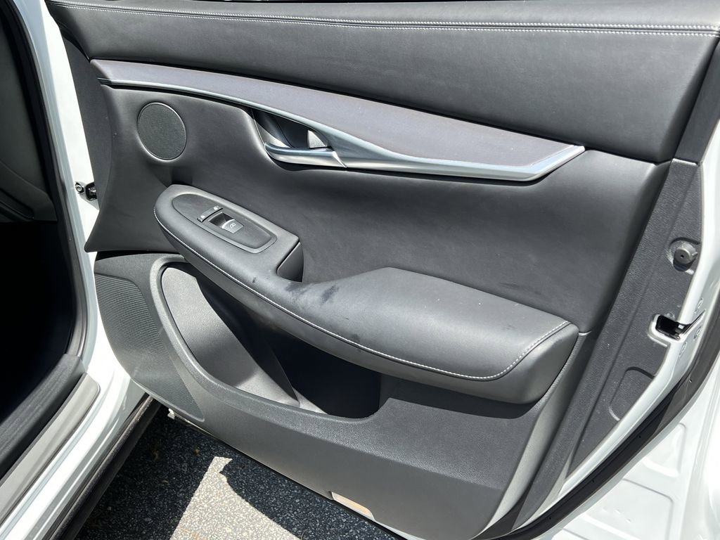 Used 2023 INFINITI QX50 Luxe FWD image 12