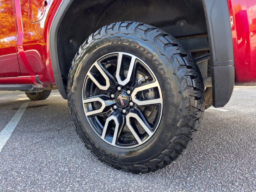 Used 2025 GMC Sierra 1500 AT4 w/ AT4 Premium Package AWD/4WD image 33