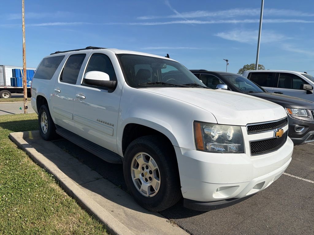 Used 2014 Chevrolet Suburban LT w/ Luxury Package image 2