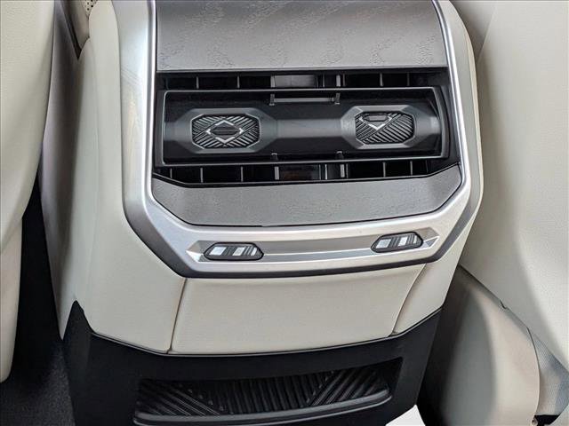 Certified 2023 BMW 760i xDrive AWD/4WD image 18