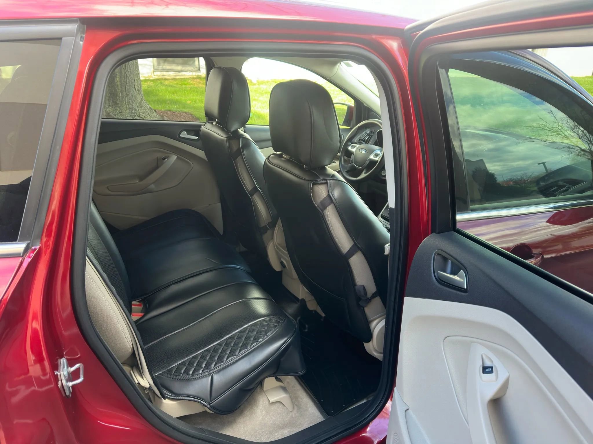 Used 2015 Ford Escape SE image 16