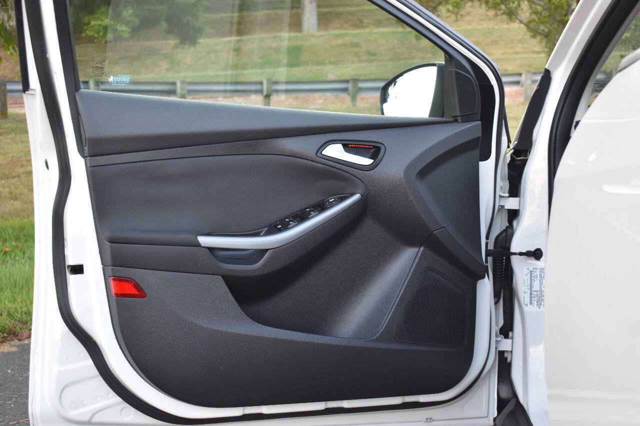 Used 2014 Ford Focus Titanium image 8
