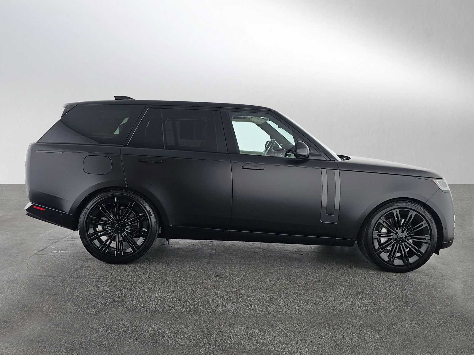 Used 2026 Land Rover Range Rover SE AWD/4WD image 6