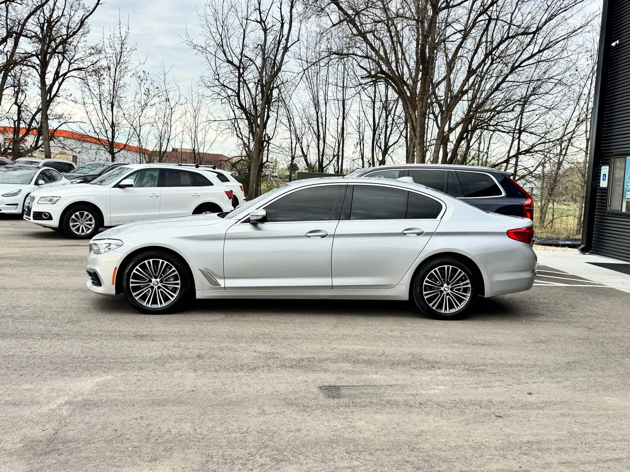 Used 2019 BMW 530i w/ Convenience Package image 4