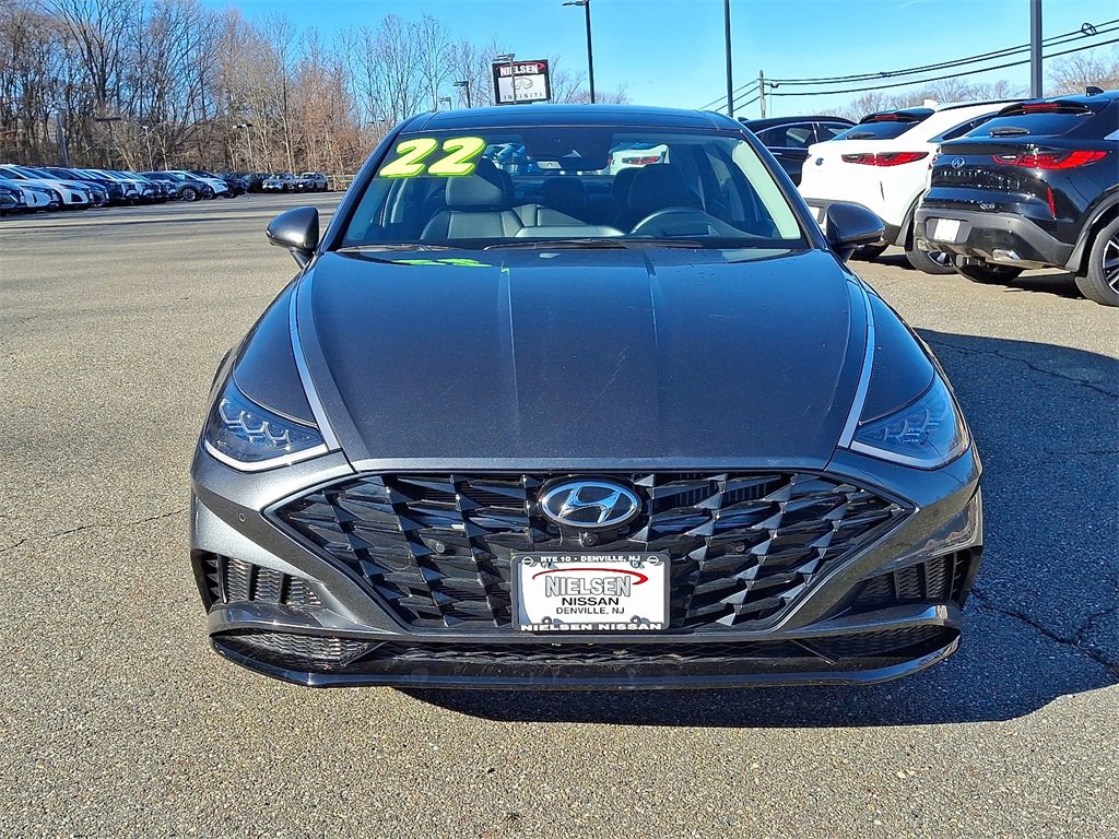 Used 2022 Hyundai Sonata Limited w/ Preferred Accessory Package image 2