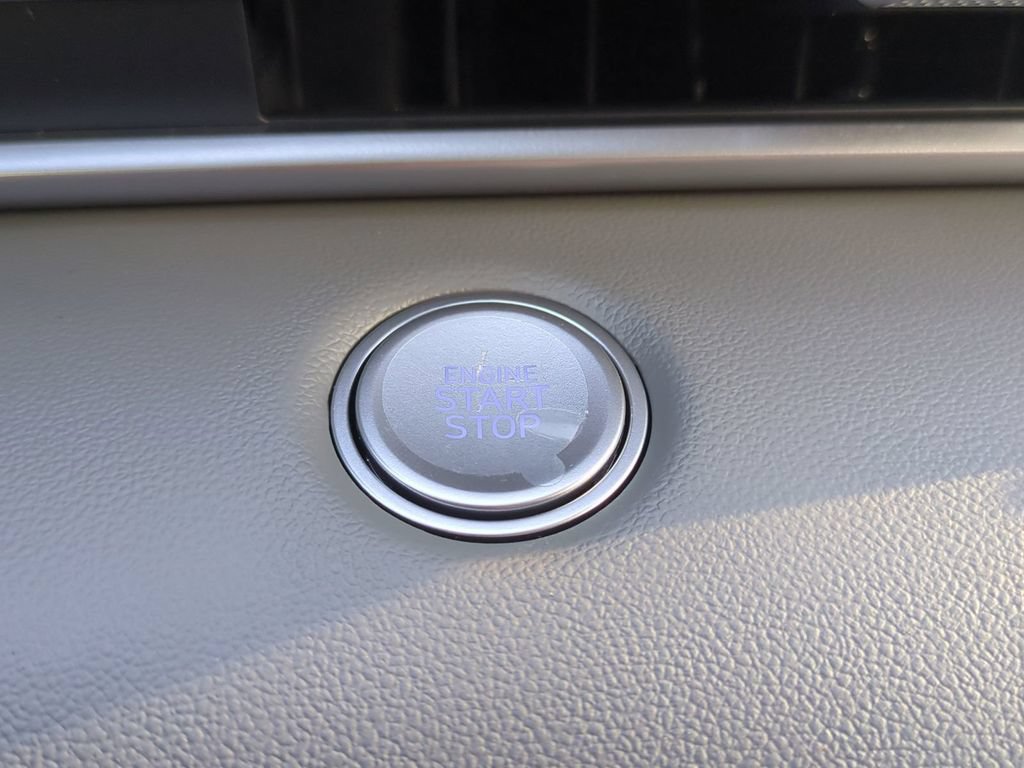 New 2026 Hyundai Elantra Sport FWD image 31