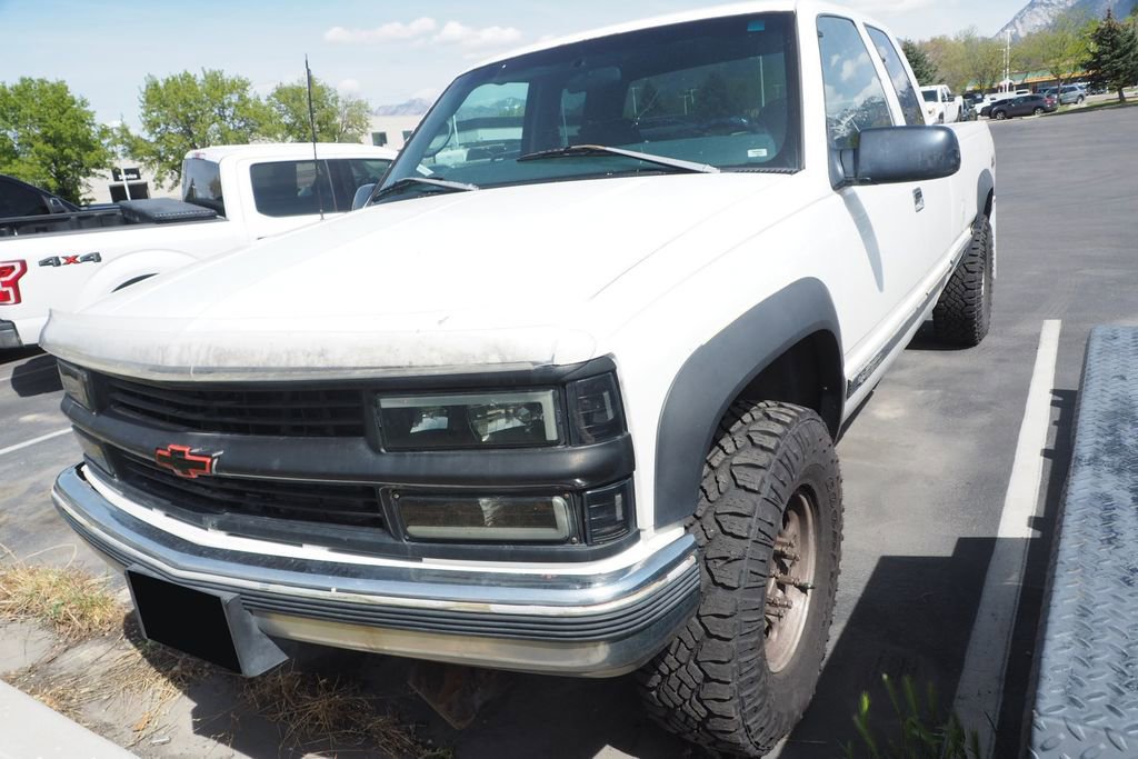 Used 1997 Chevrolet Silverado 2500 4x4 Extended Cab w/ Preferred Equipment Group 2 image 2